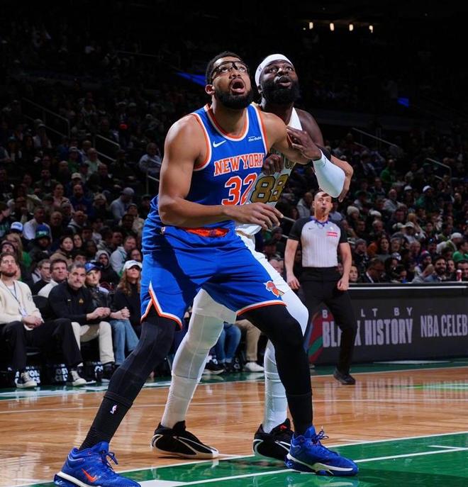 布伦森31+8唐斯两双，布朗26分难救主，尼克斯大胜绿军重返第2_布伦森31+8唐斯两双，布朗26分难救主，尼克斯大胜绿军重返第2_