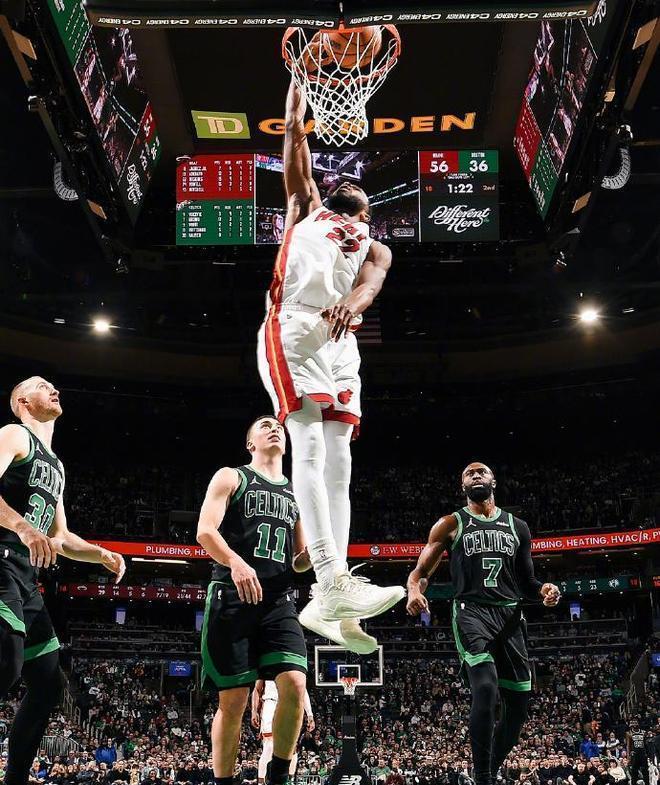 大逆转！布朗29+7+2，威金斯26+6+2，新援建功，东部第二易主__大逆转！布朗29+7+2，威金斯26+6+2，新援建功，东部第二易主