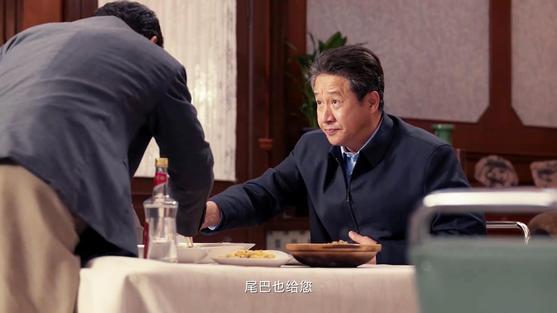 _《小城大事》40集大结局：林冬福牺牲，谭光明辞职，郑德诚升迁_《小城大事》40集大结局：林冬福牺牲，谭光明辞职，郑德诚升迁