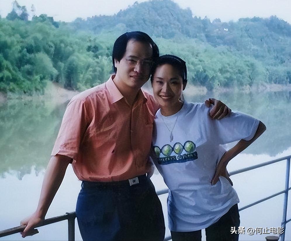 与丈夫住农村，穿着朴素赶大集，59岁于文华才是真正的人间清醒__与丈夫住农村，穿着朴素赶大集，59岁于文华才是真正的人间清醒