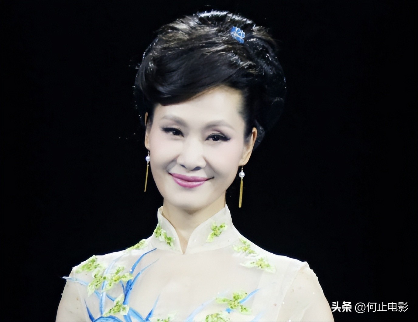 与丈夫住农村，穿着朴素赶大集，59岁于文华才是真正的人间清醒_与丈夫住农村，穿着朴素赶大集，59岁于文华才是真正的人间清醒_