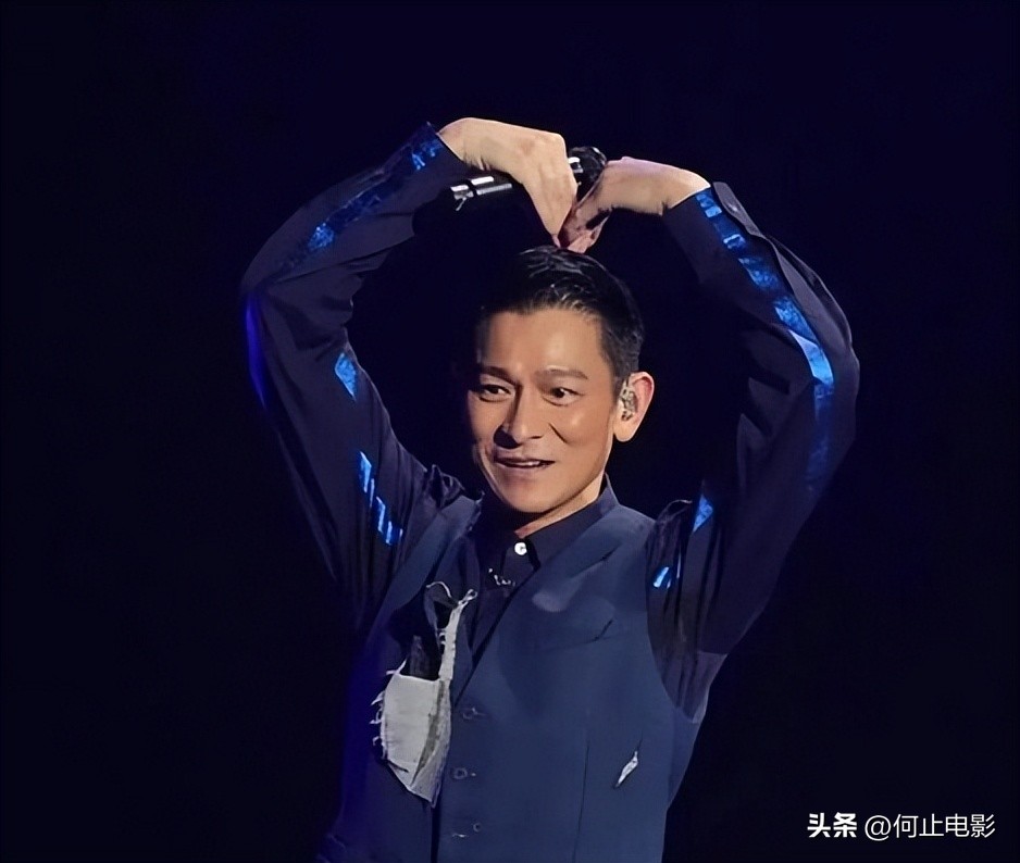 宋小宝自爆脸上动了刀！抛妻娶粉、玩弄感情的他，终于付出了代价__宋小宝自爆脸上动了刀！抛妻娶粉、玩弄感情的他，终于付出了代价