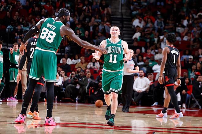 火箭前中锋叫什么__火箭试训中锋