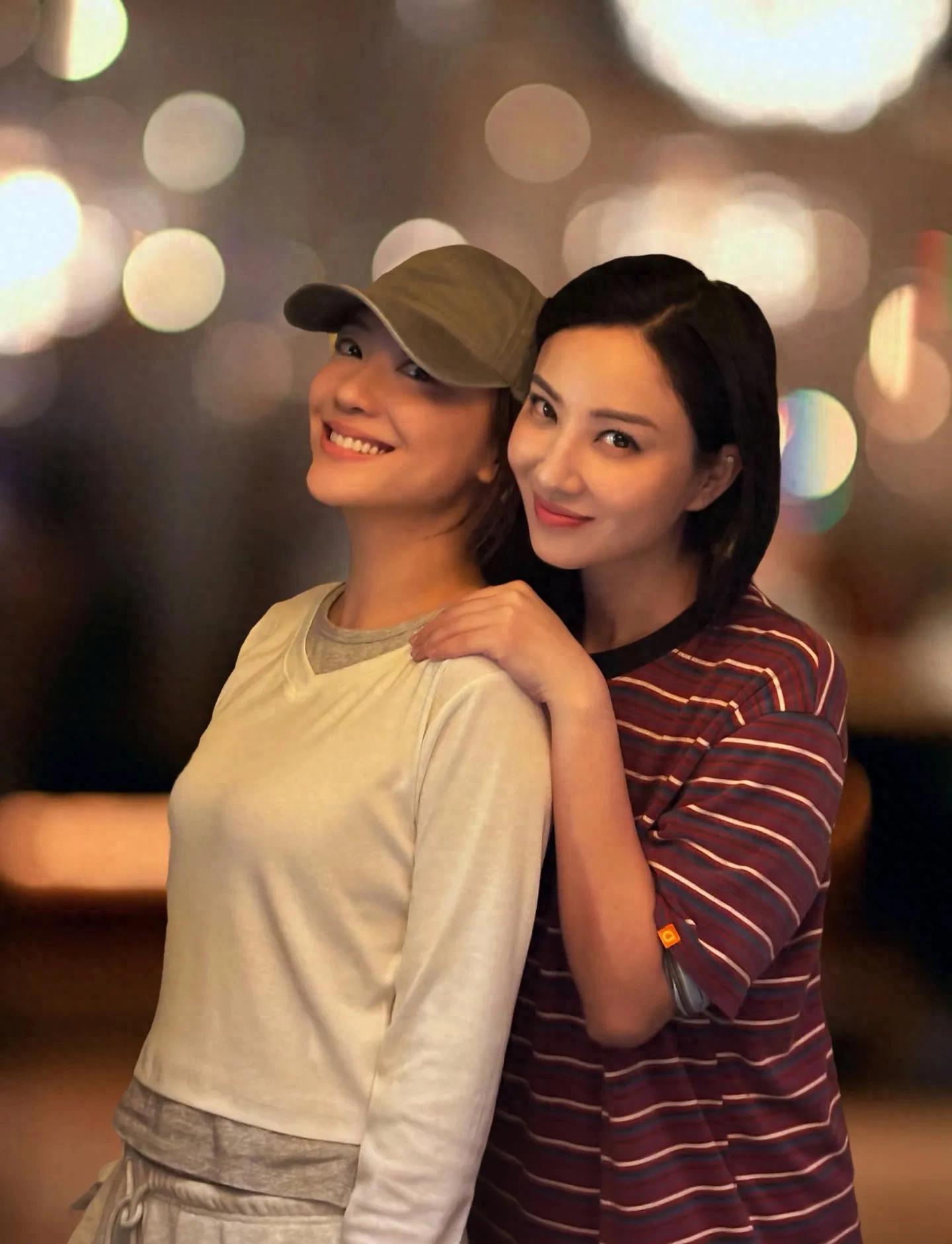 闺蜜逛街发说说的句子_闺蜜逛街搞笑说说_