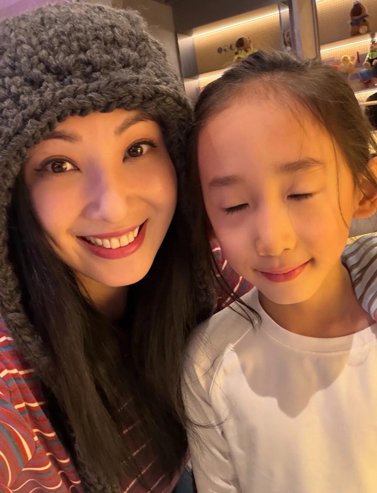 闺蜜逛街发说说的句子__闺蜜逛街搞笑说说