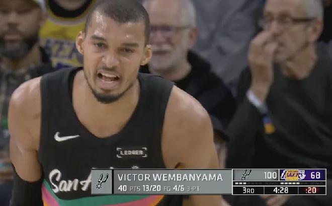 _炸裂！血帽2米13大中锋！布朗尼打出生涯最强一战_炸裂！血帽2米13大中锋！布朗尼打出生涯最强一战