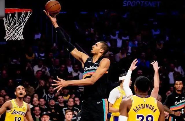 科比布莱恩特湖人五巨头__科比布莱恩特在湖人打了多少年