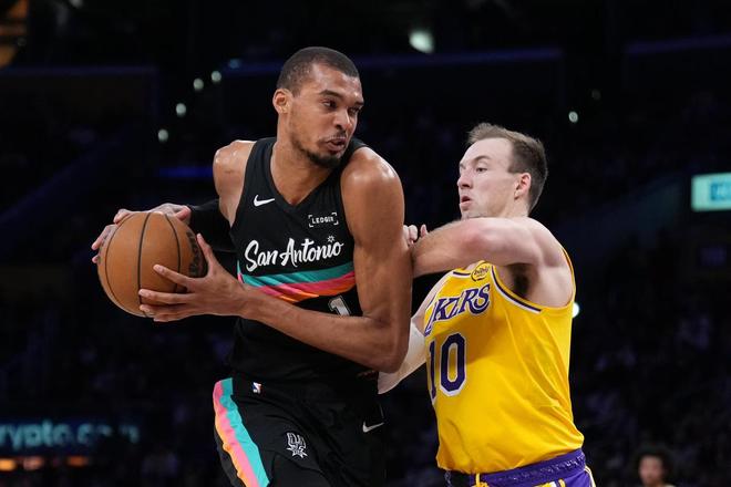 詹皇狂砍46分湖人胜骑士__湖人马刺詹姆斯5记三分