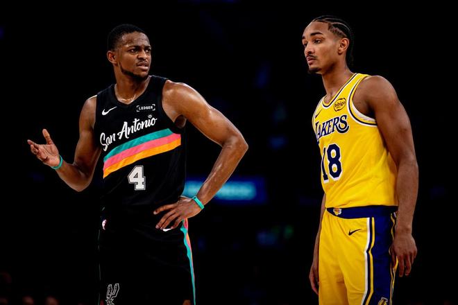 湖人马刺詹姆斯5记三分_詹皇狂砍46分湖人胜骑士_