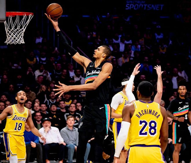 _26分钟轰40分12板！就在今天，1项前无古人的NBA纪录被文班达成了_26分钟轰40分12板！就在今天，1项前无古人的NBA纪录被文班达成了