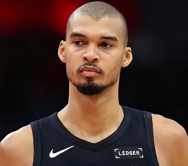 _26分钟轰40分12板！就在今天，1项前无古人的NBA纪录被文班达成了_26分钟轰40分12板！就在今天，1项前无古人的NBA纪录被文班达成了