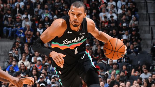 詹姆斯赢马刺总冠军_詹姆斯打马刺胜率_