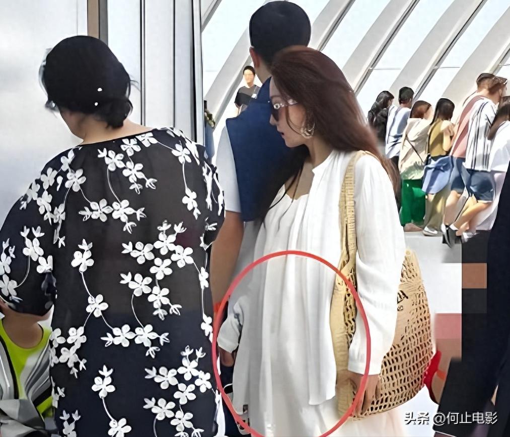 马龙一家在迪拜度假！夏露小腹隆起被疑二胎，背2万7麻布袋好抢镜_马龙一家在迪拜度假！夏露小腹隆起被疑二胎，背2万7麻布袋好抢镜_