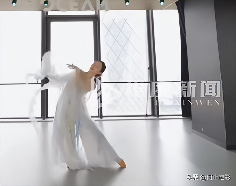 马龙一家在迪拜度假！夏露小腹隆起被疑二胎，背2万7麻布袋好抢镜_马龙一家在迪拜度假！夏露小腹隆起被疑二胎，背2万7麻布袋好抢镜_