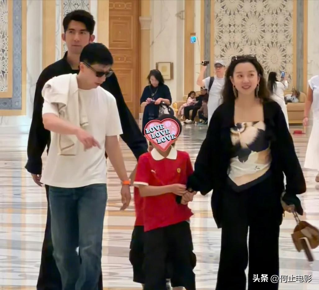 马龙一家在迪拜度假！夏露小腹隆起被疑二胎，背2万7麻布袋好抢镜__马龙一家在迪拜度假！夏露小腹隆起被疑二胎，背2万7麻布袋好抢镜