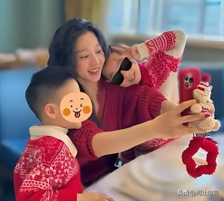 马龙一家在迪拜度假！夏露小腹隆起被疑二胎，背2万7麻布袋好抢镜__马龙一家在迪拜度假！夏露小腹隆起被疑二胎，背2万7麻布袋好抢镜