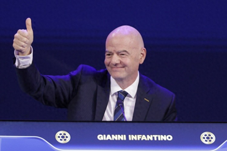 _足球女明星排名前十名_足球女士