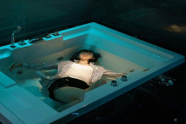 职场骚扰法律撑腰__职场骚扰的案例