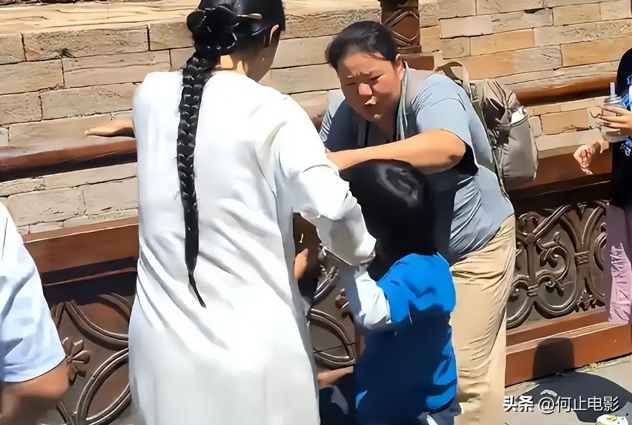 汪峰前妻齐丹近况曝光_沈冰近况凸点照曝光_