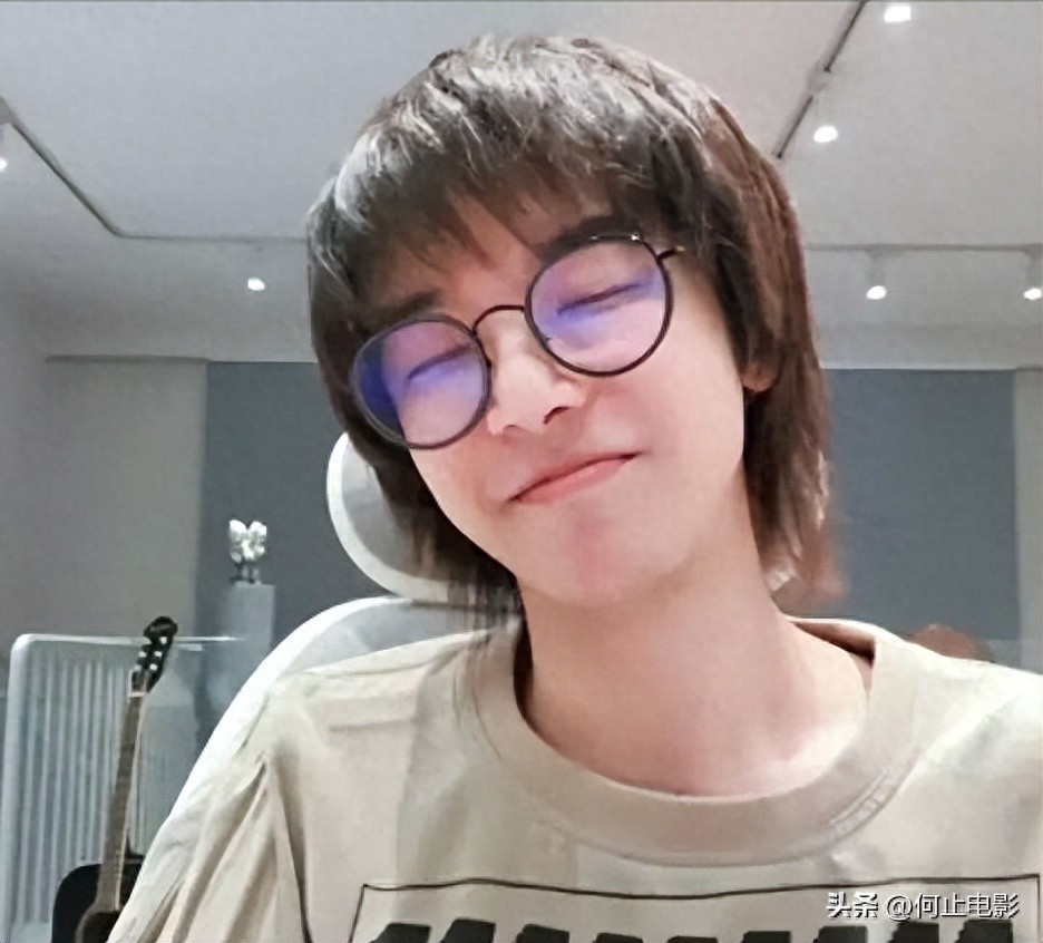 _沈腾宠华晨宇_沈腾摸到华晨宇那里