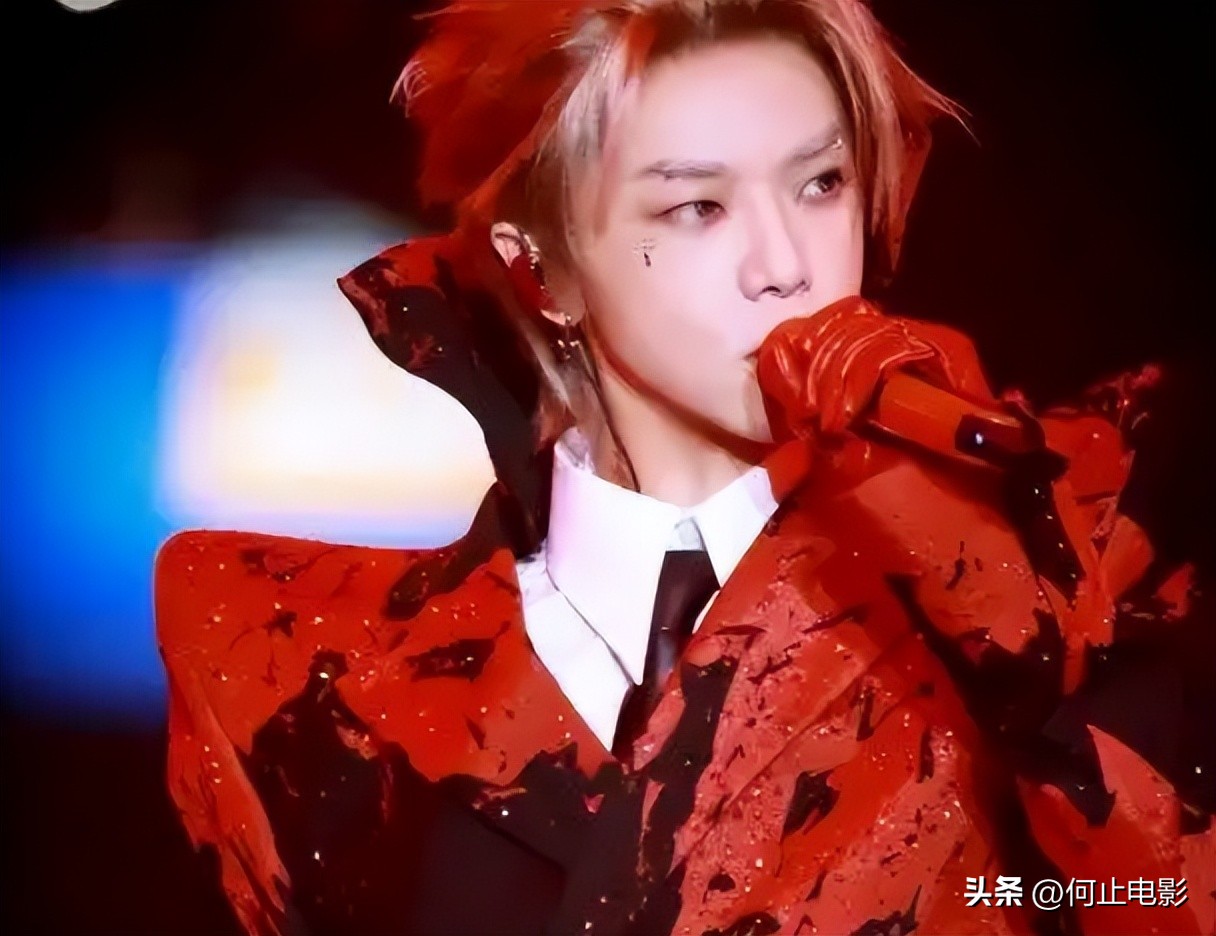 沈腾摸到华晨宇那里__沈腾宠华晨宇