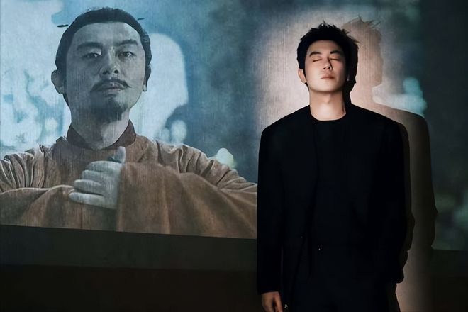 _众星发文告别《太平年》，全员举杯共饮热酒，酒杯五花八门亮了_众星发文告别《太平年》，全员举杯共饮热酒，酒杯五花八门亮了