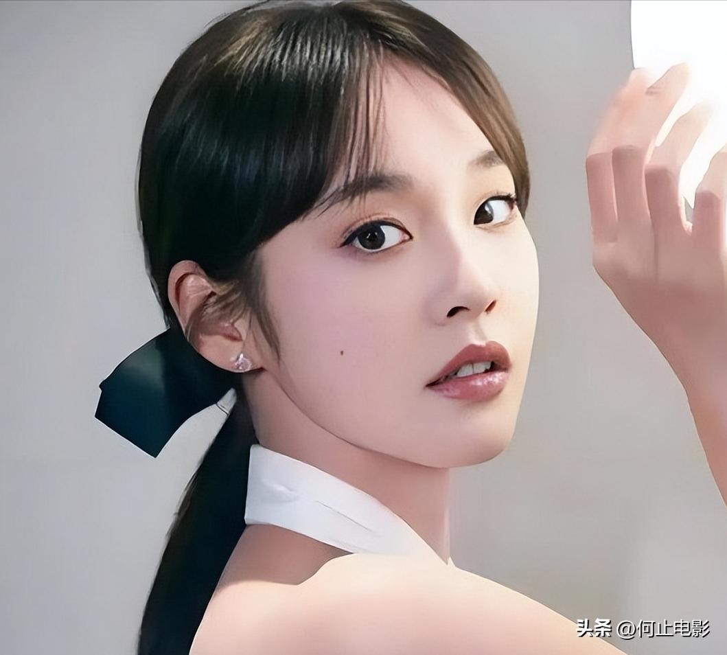 舅舅就是亲爹, 两年接18部剧为母买豪宅, 拒认亲父的她才是人间清醒_舅舅就是亲爹, 两年接18部剧为母买豪宅, 拒认亲父的她才是人间清醒_