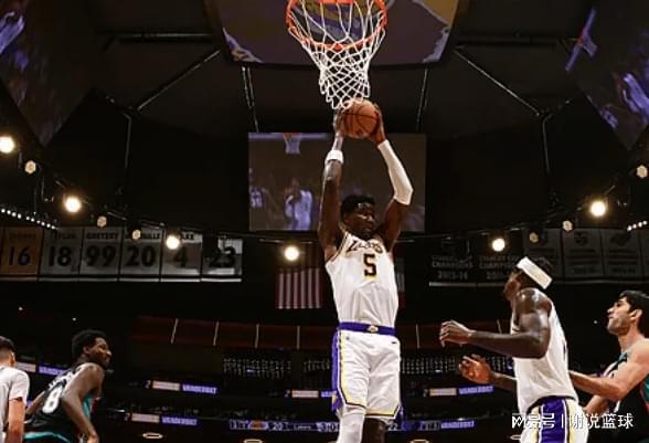 湖人詹姆斯顶薪_詹姆斯湖人队年薪_