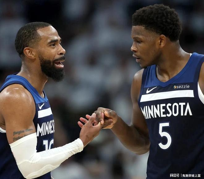 狼王回归森林狼__森林狼狼王回归请大叔吃饭