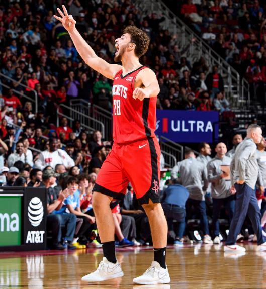 _火箭新秀申京视频_火箭申京