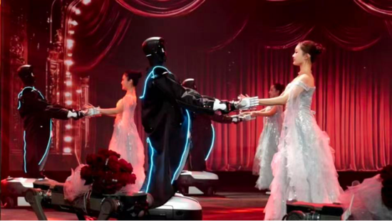 春晚的机器人_春晚的机器狗_