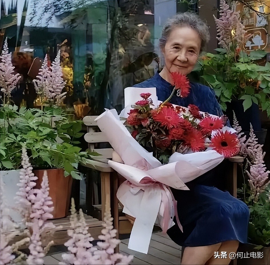 闺女火锅_网友偶遇靳东吃火锅_