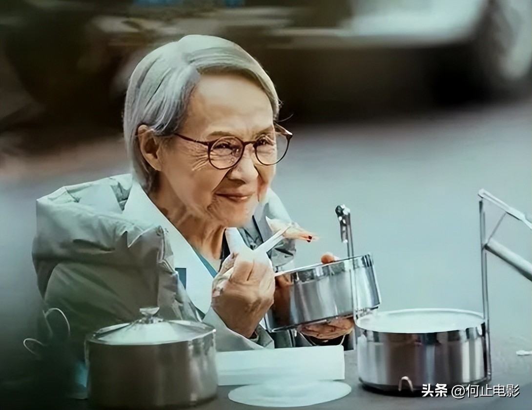 _网友偶遇靳东吃火锅_闺女火锅