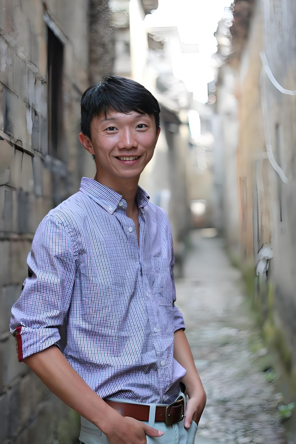 父母托举和贤妻护航，宋家腾 20 年演艺路：不拿奖却活成了人生赢家__父母托举和贤妻护航，宋家腾 20 年演艺路：不拿奖却活成了人生赢家