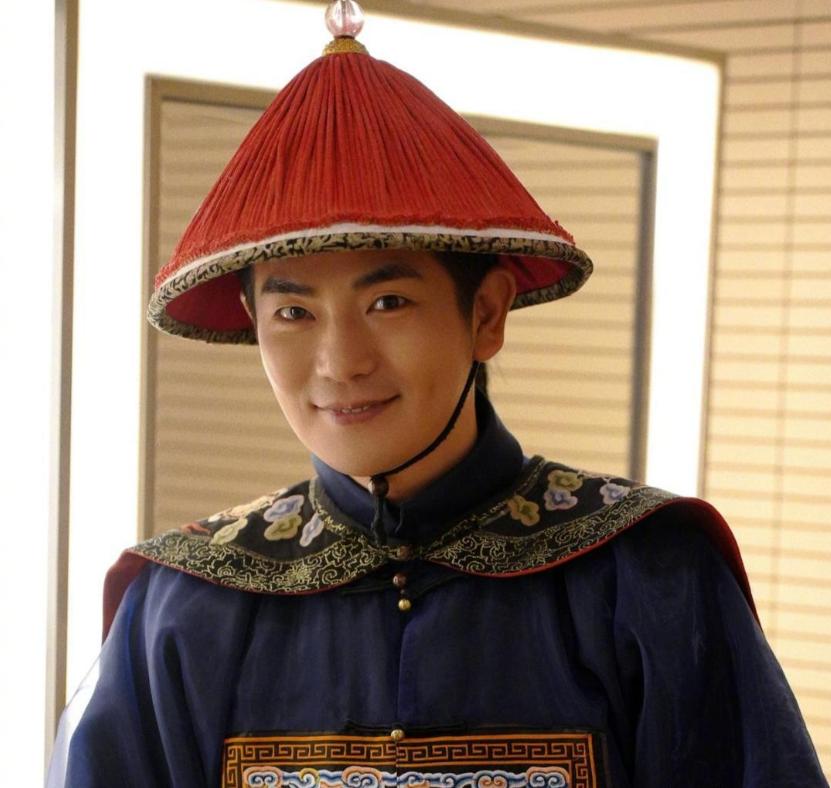 善恶终有报！喊舅舅“爸”，拒认亲爹却帮继父求婚 她的人生太狗血__善恶终有报！喊舅舅“爸”，拒认亲爹却帮继父求婚 她的人生太狗血