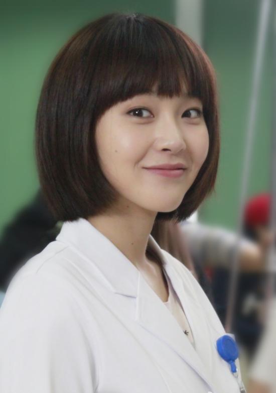 _善恶终有报！喊舅舅“爸”，拒认亲爹却帮继父求婚 她的人生太狗血_善恶终有报！喊舅舅“爸”，拒认亲爹却帮继父求婚 她的人生太狗血