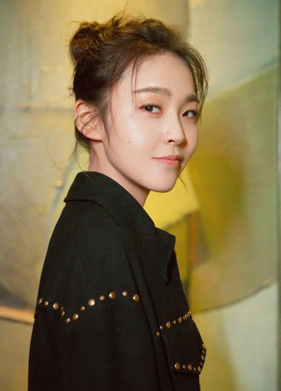 善恶终有报！喊舅舅“爸”，拒认亲爹却帮继父求婚 她的人生太狗血__善恶终有报！喊舅舅“爸”，拒认亲爹却帮继父求婚 她的人生太狗血