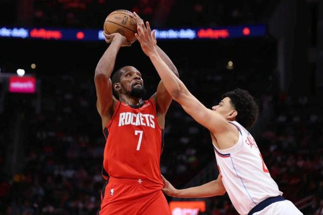 火箭力克篮网新闻__火箭对勇士杜兰特救球