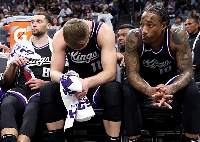 _2年9497万美金！3年1.47亿美金！双巨头赛季报销，国王不配状元签_2年9497万美金！3年1.47亿美金！双巨头赛季报销，国王不配状元签