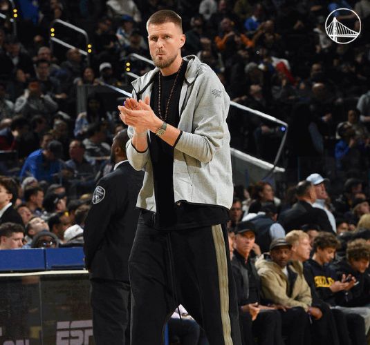 科尔：库里膝盖不对劲无缘明日战绿军或再做MRI 波津自信迎首秀__科尔：库里膝盖不对劲无缘明日战绿军或再做MRI 波津自信迎首秀