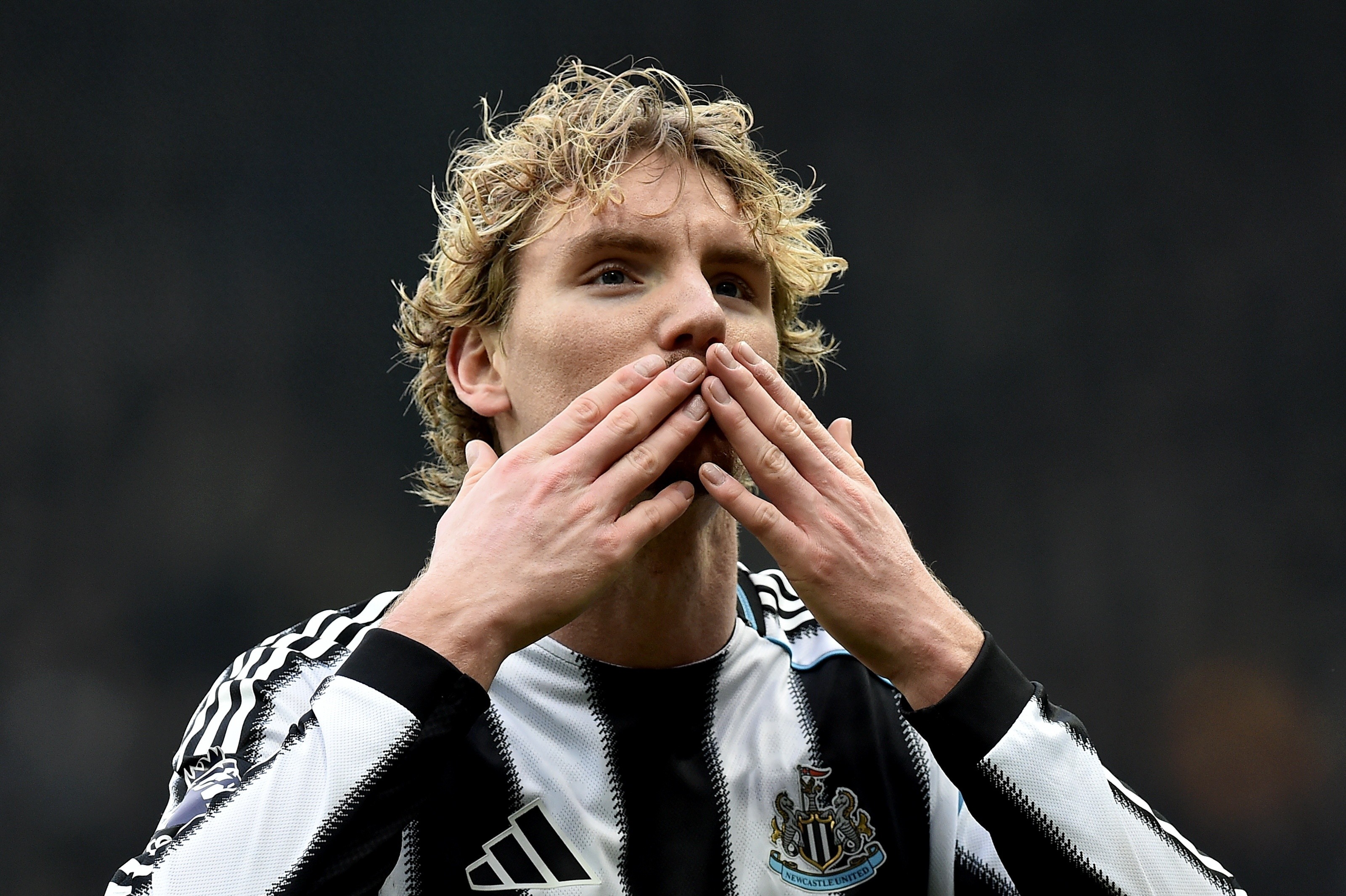 英媒:纽卡对沃尔特马德不开心的说法不予理会,双方对合作很满意_英媒:纽卡对沃尔特马德不开心的说法不予理会,双方对合作很满意_