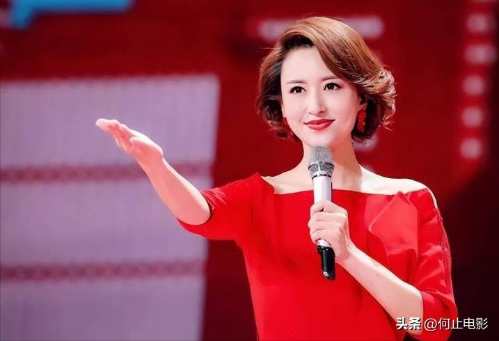 非诚勿扰北京小伙送菜住四合院_过年挂春联图片_