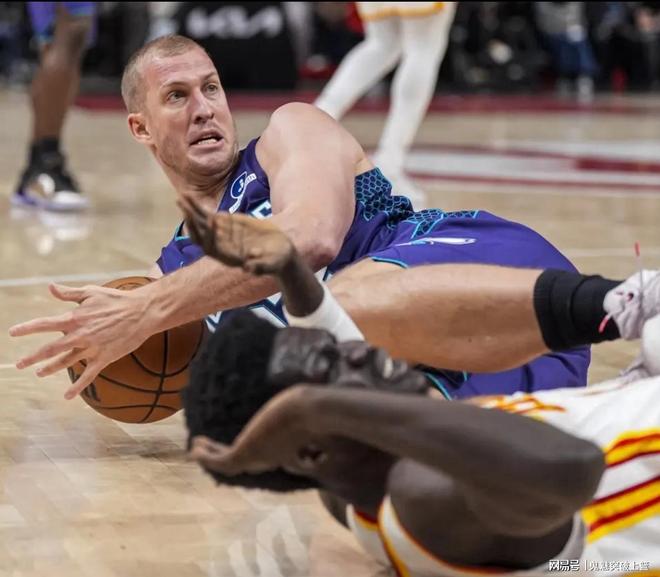 ac米兰中锋_nba中锋米勒_