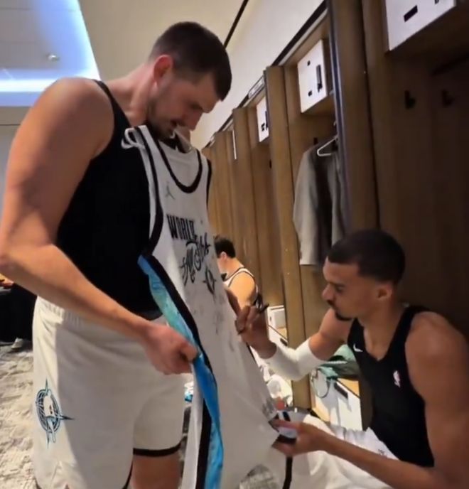 歼20服役引全球热议_为什么明星逃税引发民众热议_