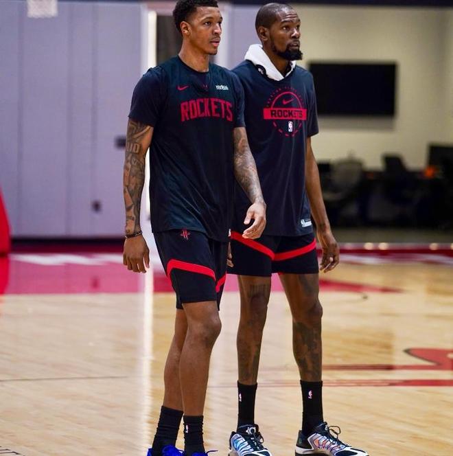 掰手腕造成骨折的概率__手腕伤