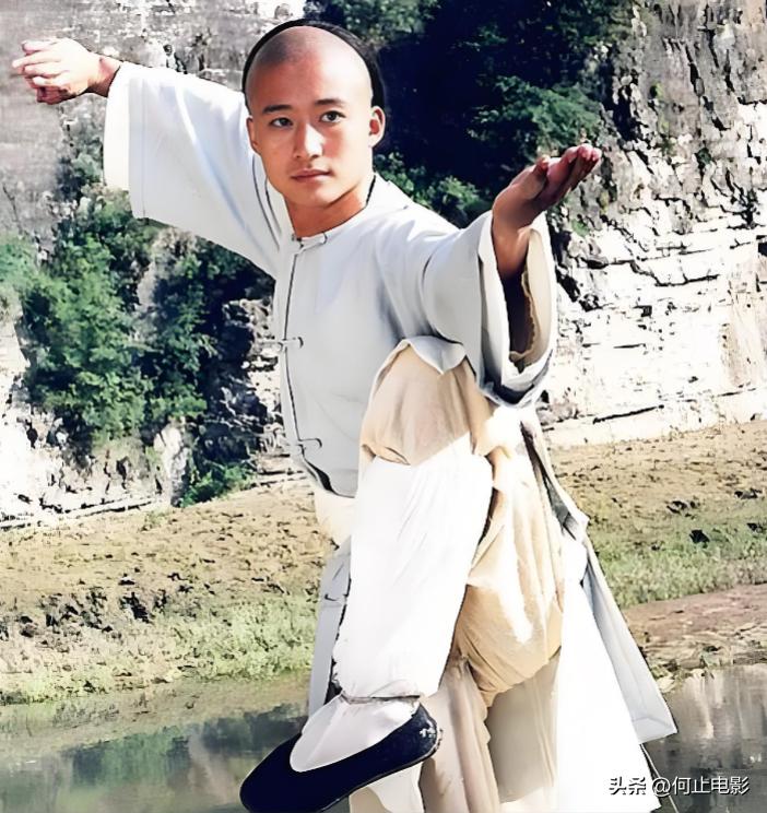 李连杰电影里面的光头_李连杰电影配角光头_