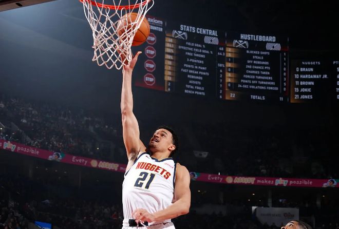 轻轻松松完爆了开拓者！掘金锋线新星的身价看起来还在不断提升？__轻轻松松完爆了开拓者！掘金锋线新星的身价看起来还在不断提升？