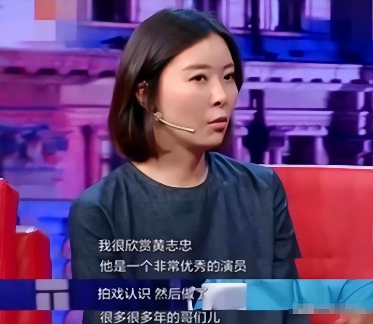 何音手捧鲜花迎58岁生日，回眸浅笑仍似少女，儿子回国后子承父业__何音手捧鲜花迎58岁生日，回眸浅笑仍似少女，儿子回国后子承父业