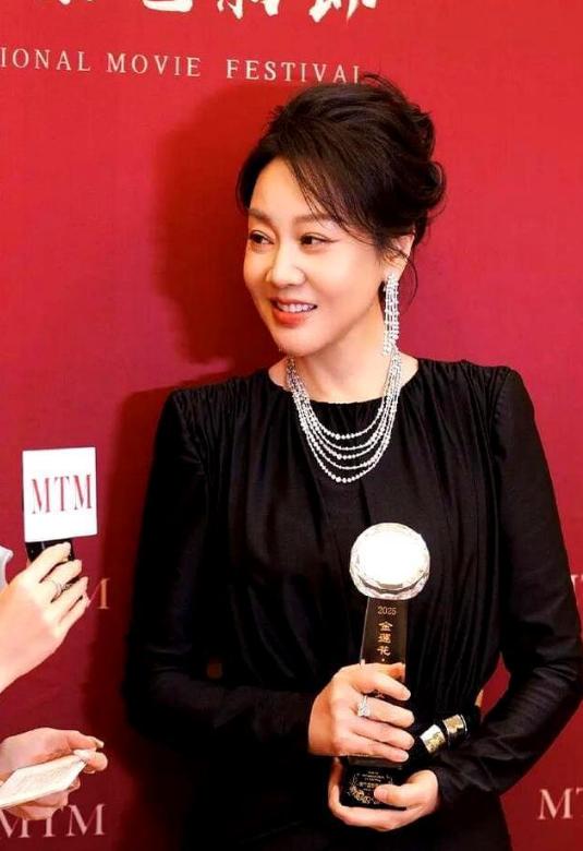 _宝强离婚马蓉净身出户几率小_离婚净身出户协议书