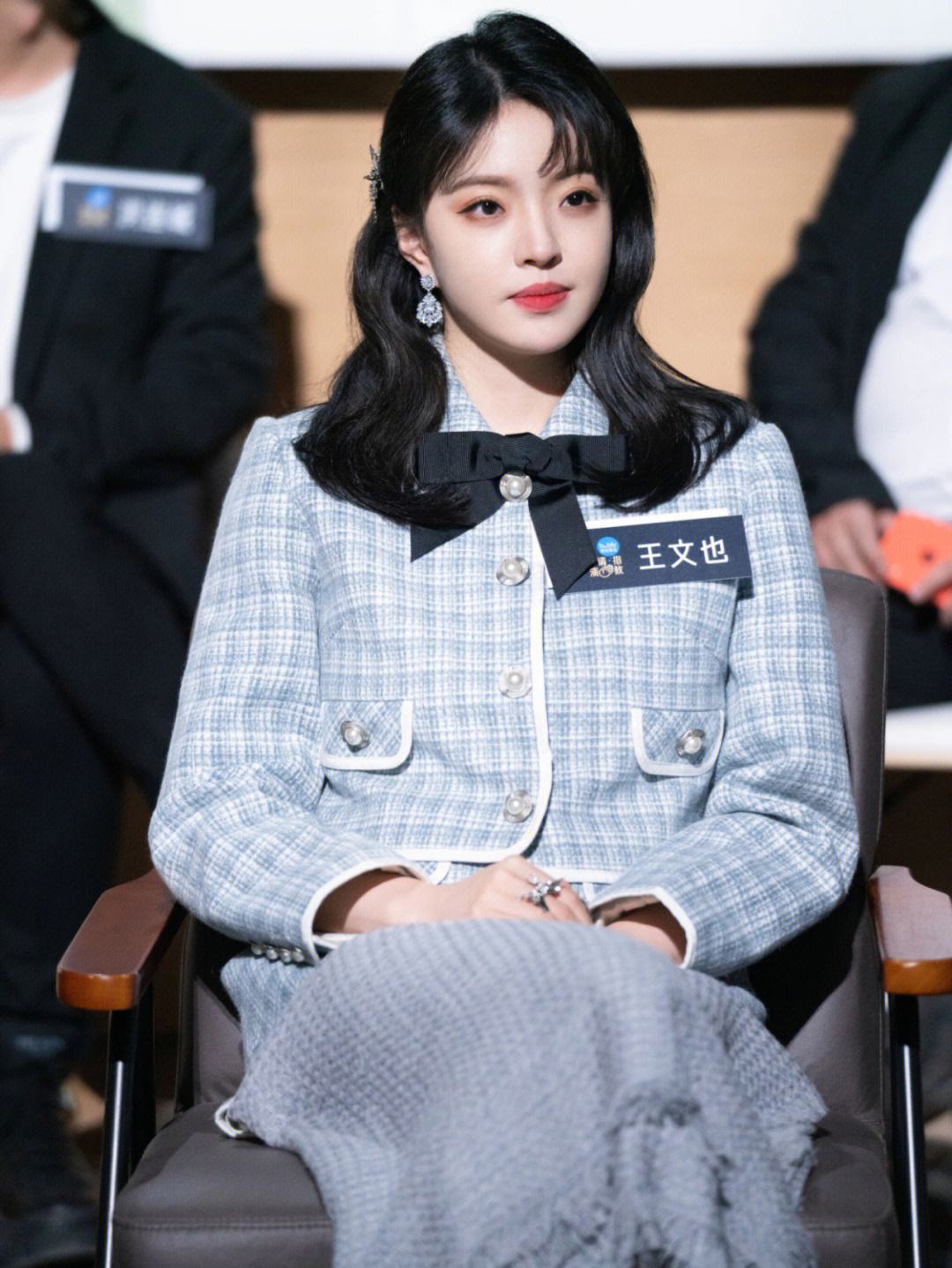 求婚戒指戴女方左手还是右手__被求婚戴哪边手戴戒指